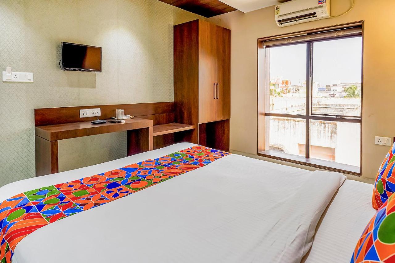 Fabhotel Eros 211 - Nr Sreebhumi Kolkata Bagian luar foto